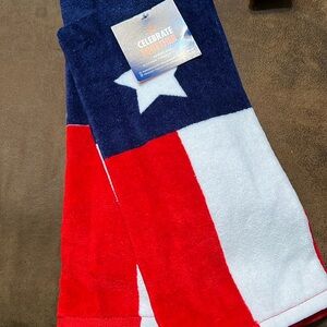 NWT Set of 2 Celebrate Together Americana Kitchen Towels